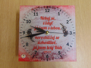 Hodiny s textem  ( sklo )